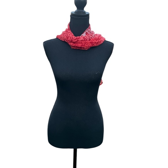Women’s red & pink elegant red leopard print scarf OS - Picture 4 of 5